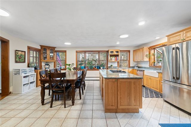 511 Tripps Corner Road, Exeter, RI 02822