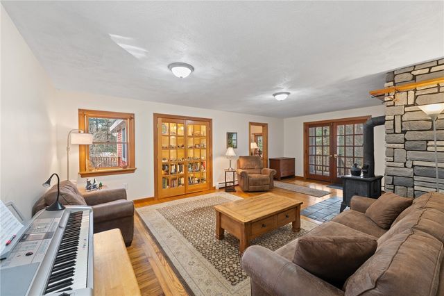 511 Tripps Corner Road, Exeter, RI 02822