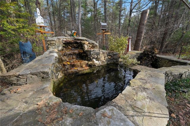 511 Tripps Corner Road, Exeter, RI 02822