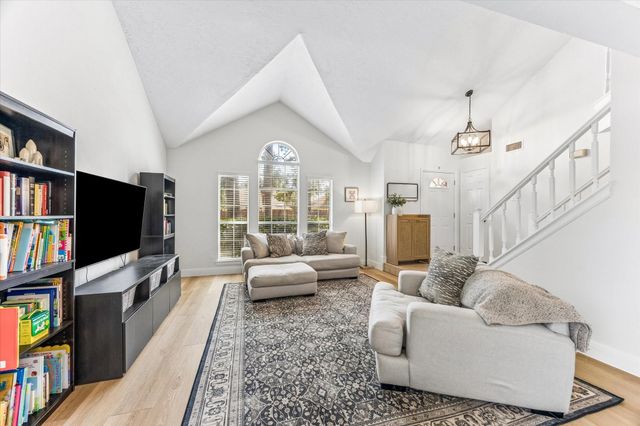 1043 Danforth Drive, Houston, TX 77062
