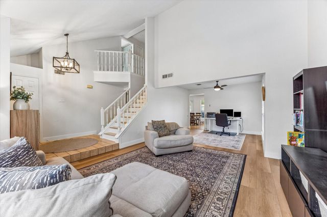 1043 Danforth Drive, Houston, TX 77062