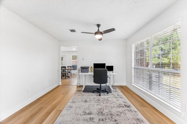 1043 Danforth Drive, Houston, TX 77062