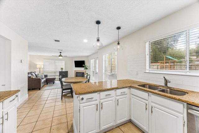 1043 Danforth Drive, Houston, TX 77062