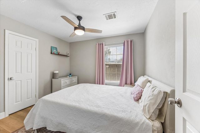 1043 Danforth Drive, Houston, TX 77062
