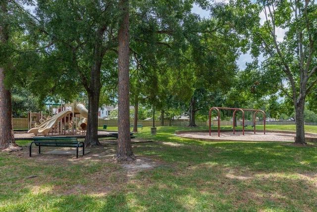 1043 Danforth Drive, Houston, TX 77062