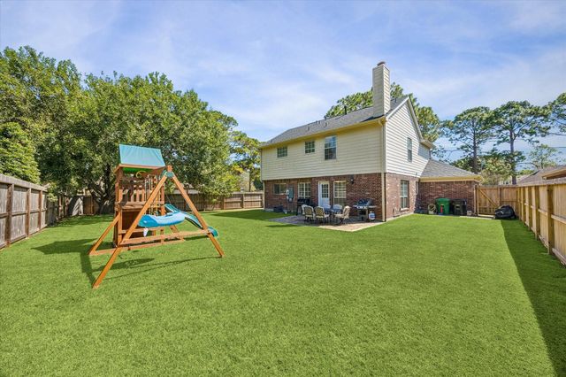 1043 Danforth Drive, Houston, TX 77062