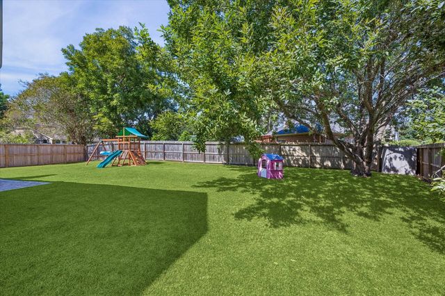 1043 Danforth Drive, Houston, TX 77062