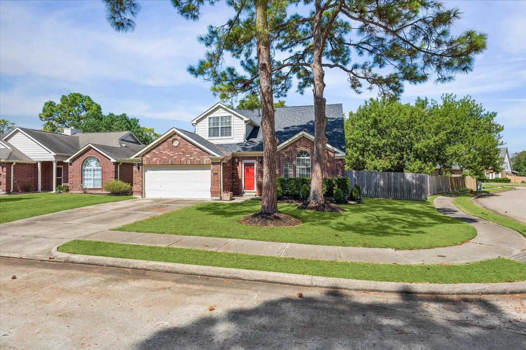 1043 Danforth Drive, Houston, TX 77062