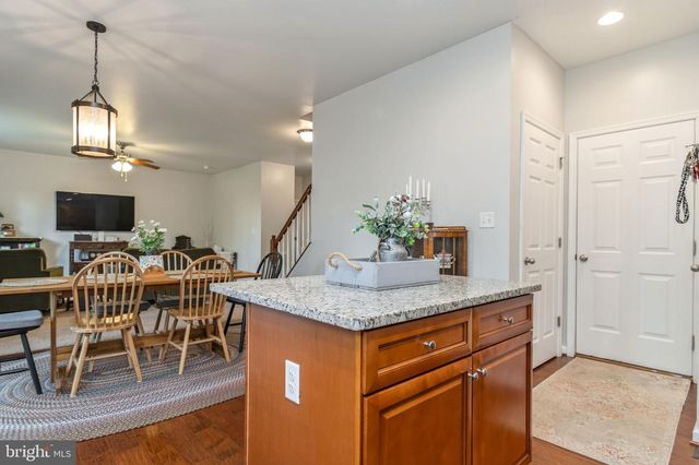 2913 LAKEVIEW PKWY, Locust Grove, VA 22508