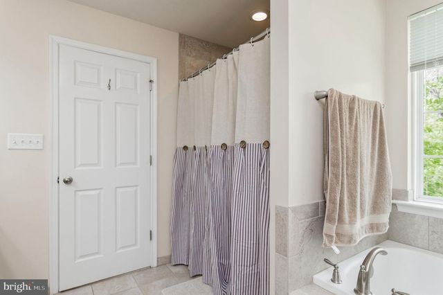2913 LAKEVIEW PKWY, Locust Grove, VA 22508