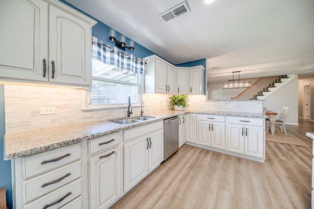 2212 Sinclair Ave, Midland, TX 79705