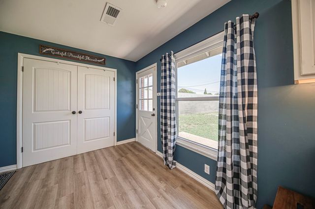 2212 Sinclair Ave, Midland, TX 79705