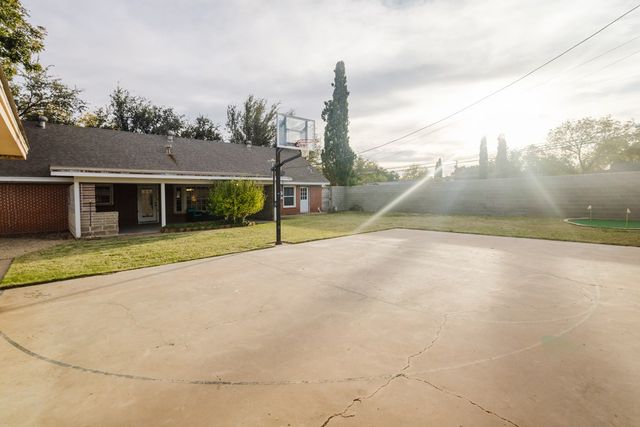 2212 Sinclair Ave, Midland, TX 79705