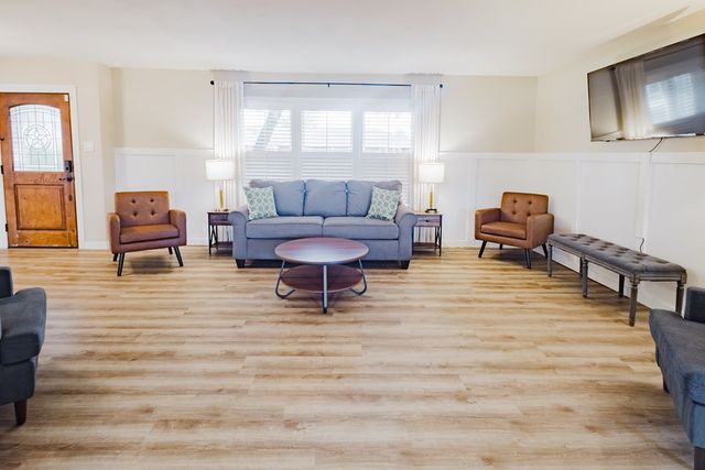 2212 Sinclair Ave, Midland, TX 79705