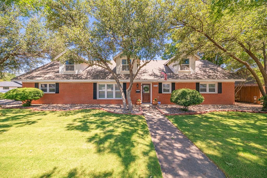 2212 Sinclair Ave, Midland, TX 79705