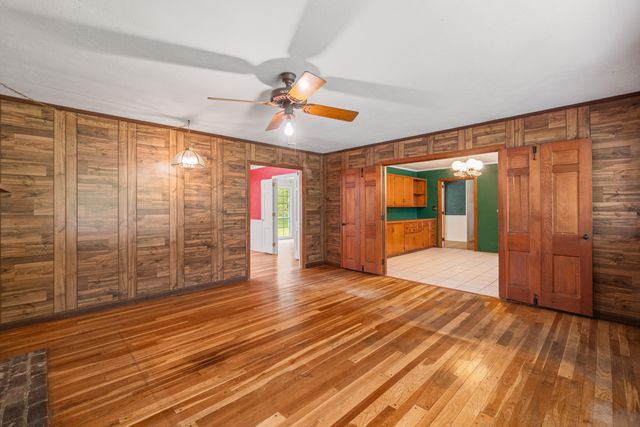 2 Village Ln., Hattiesburg, MS 39402