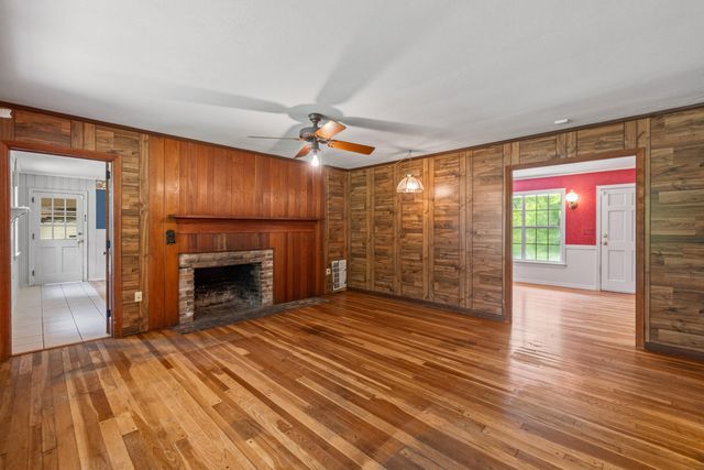 2 Village Ln., Hattiesburg, MS 39402