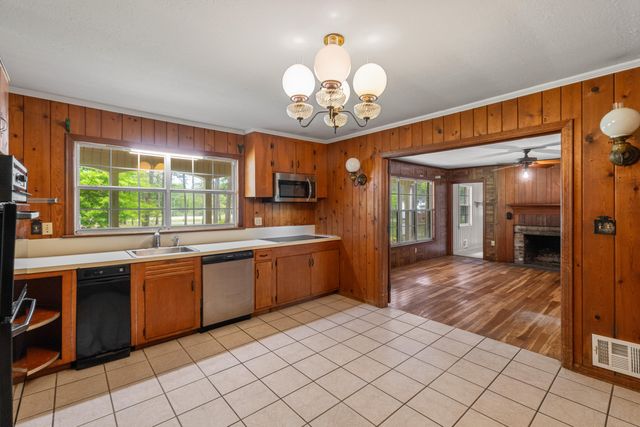 2 Village Ln., Hattiesburg, MS 39402