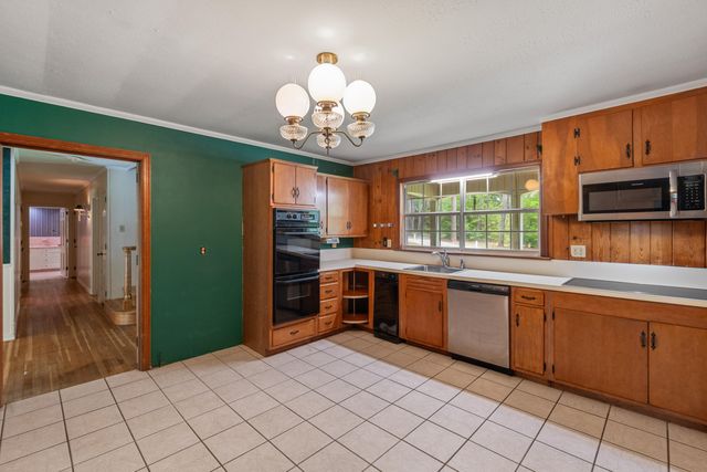 2 Village Ln., Hattiesburg, MS 39402