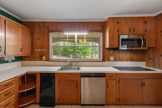 2 Village Ln., Hattiesburg, MS 39402