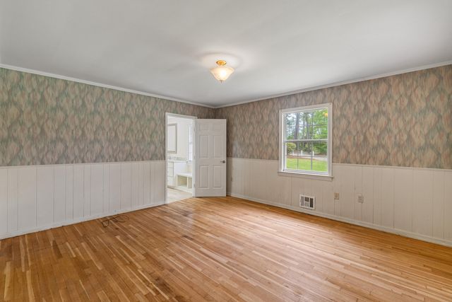 2 Village Ln., Hattiesburg, MS 39402