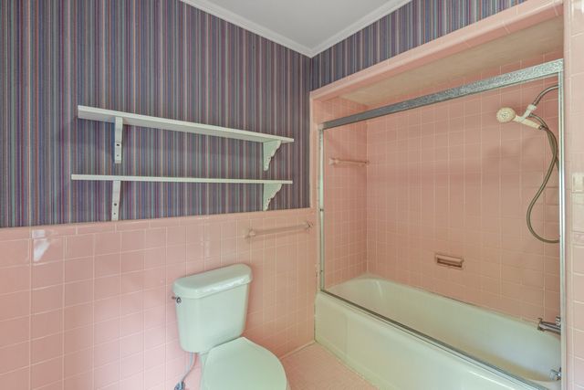 2 Village Ln., Hattiesburg, MS 39402