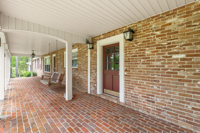 2 Village Ln., Hattiesburg, MS 39402