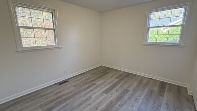 5055 McLendon Dr, Antioch, TN 37013