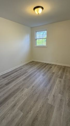 5055 McLendon Dr, Antioch, TN 37013
