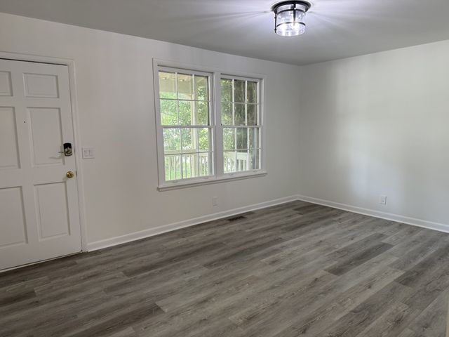 5055 McLendon Dr, Antioch, TN 37013