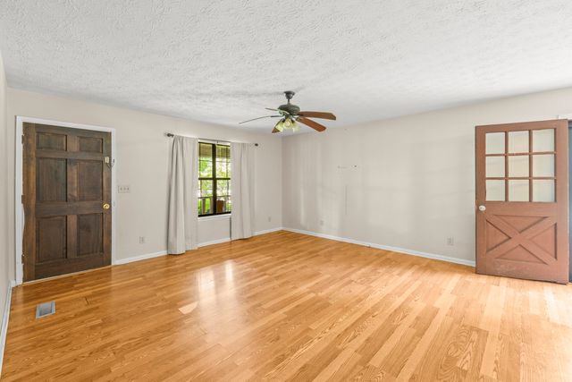 237 Henry Circle, Lafayette, GA 30728