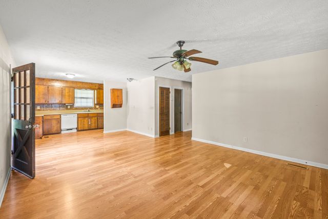 237 Henry Circle, Lafayette, GA 30728
