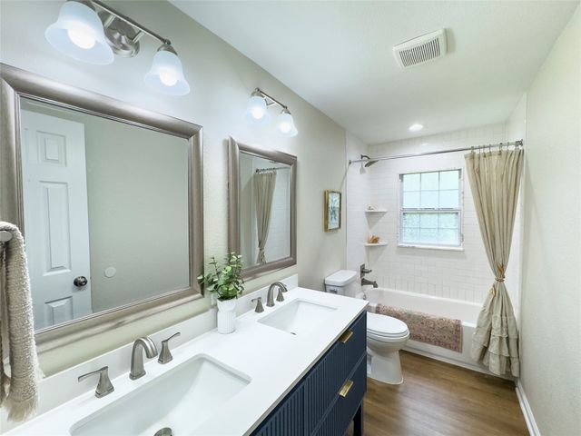 1016 W Collins Street, Denton, TX 76201