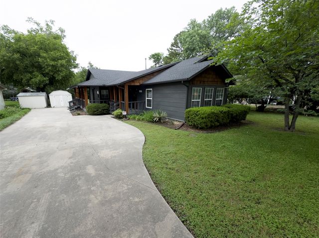 1016 W Collins Street, Denton, TX 76201