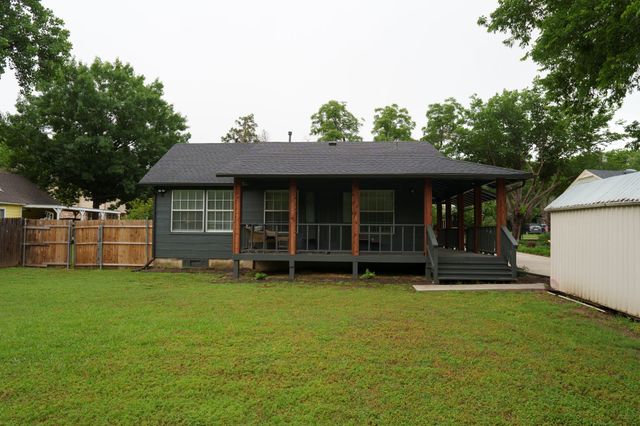 1016 W Collins Street, Denton, TX 76201