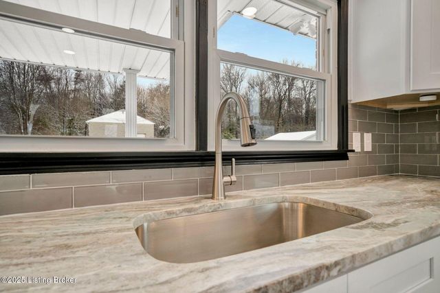 2753 Coral Ridge Rd, Brooks, KY 40109