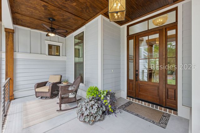 2 Ravenwood Rd, Hilton Head Island, SC 29928