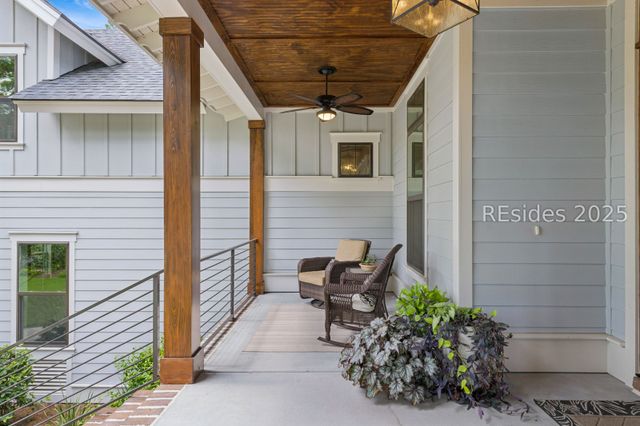 2 Ravenwood Rd, Hilton Head Island, SC 29928