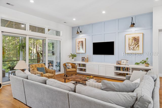 2 Ravenwood Rd, Hilton Head Island, SC 29928