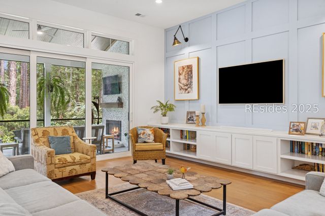 2 Ravenwood Rd, Hilton Head Island, SC 29928