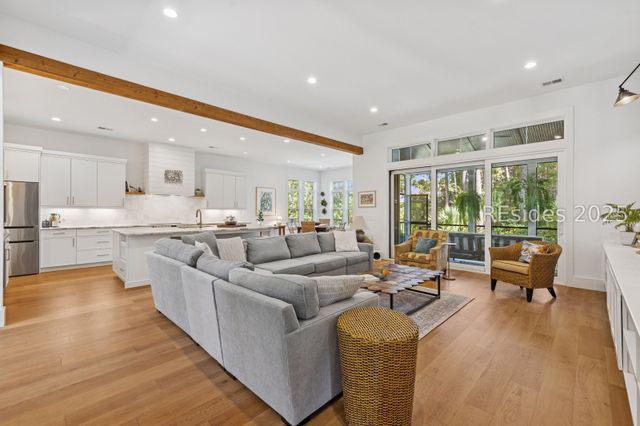 2 Ravenwood Rd, Hilton Head Island, SC 29928