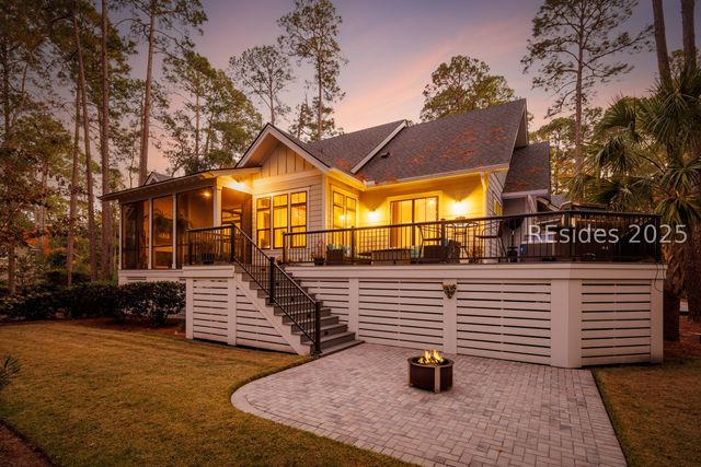 2 Ravenwood Rd, Hilton Head Island, SC 29928