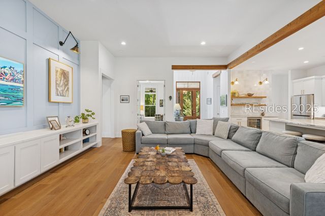 2 Ravenwood Rd, Hilton Head Island, SC 29928