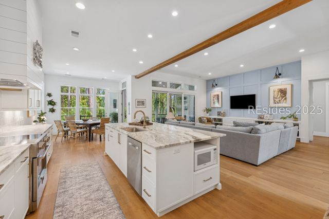 2 Ravenwood Rd, Hilton Head Island, SC 29928