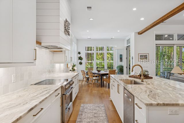 2 Ravenwood Rd, Hilton Head Island, SC 29928