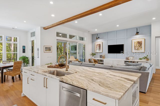 2 Ravenwood Rd, Hilton Head Island, SC 29928