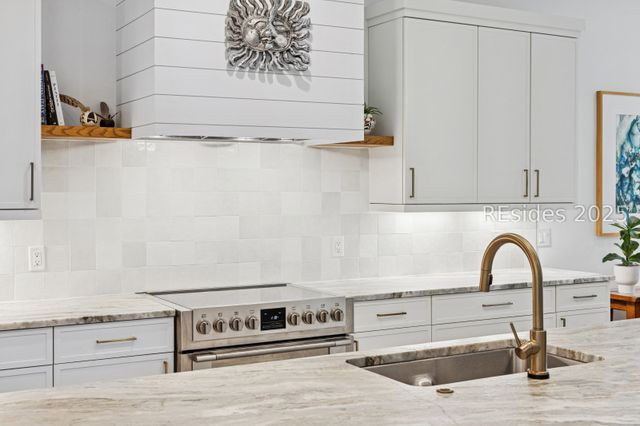 2 Ravenwood Rd, Hilton Head Island, SC 29928