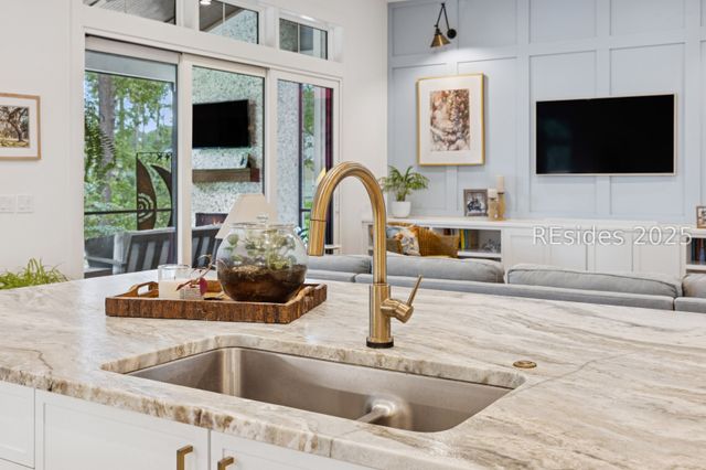 2 Ravenwood Rd, Hilton Head Island, SC 29928