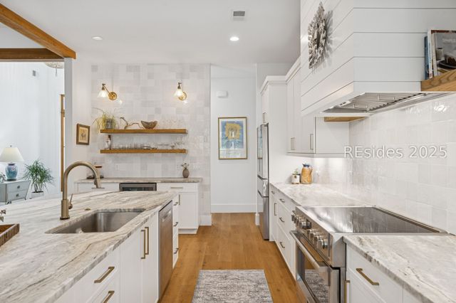 2 Ravenwood Rd, Hilton Head Island, SC 29928