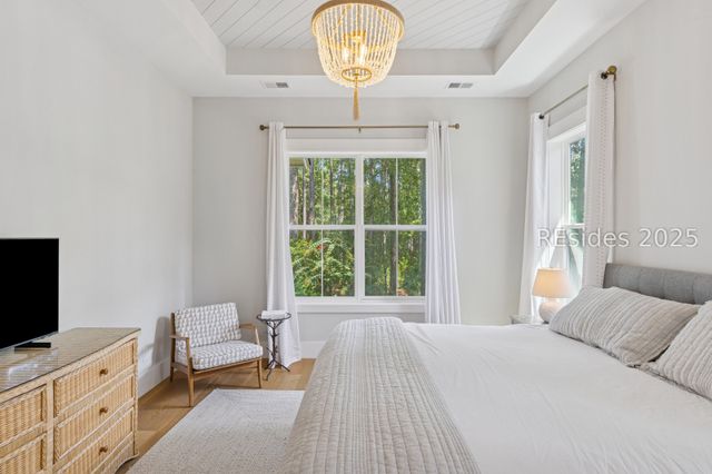 2 Ravenwood Rd, Hilton Head Island, SC 29928